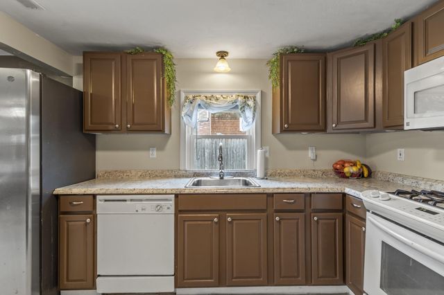 10 3rd Avenue, Wareham, MA 02571