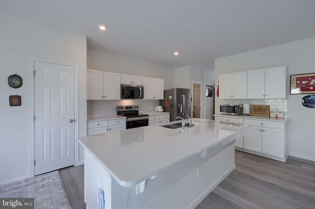 732 BILLY DR, Lancaster, PA 17601