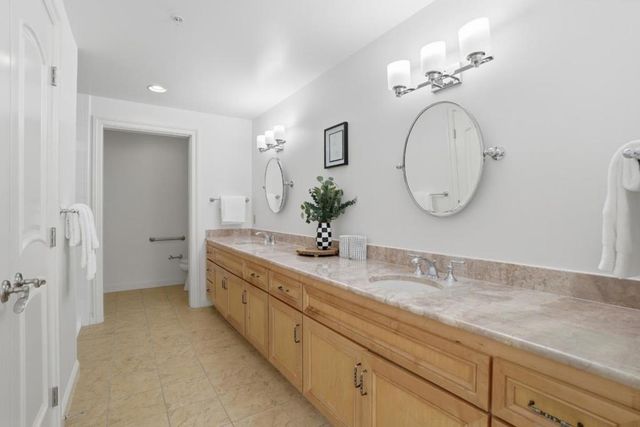 10 CRYSTAL SPRINGS Road 1206, San Mateo, CA 94402
