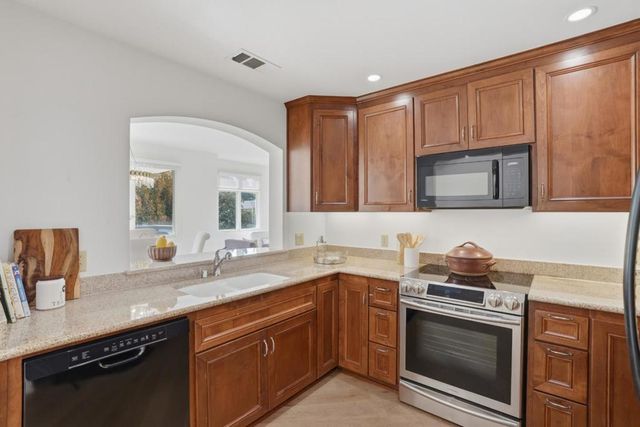 10 CRYSTAL SPRINGS Road 1206, San Mateo, CA 94402