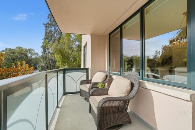 10 CRYSTAL SPRINGS Road 1206, San Mateo, CA 94402