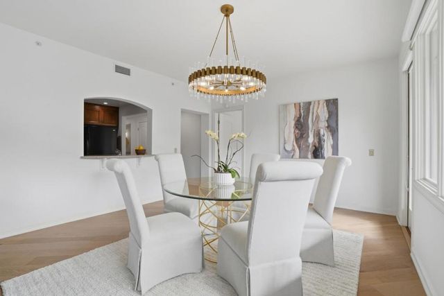 10 CRYSTAL SPRINGS Road 1206, San Mateo, CA 94402
