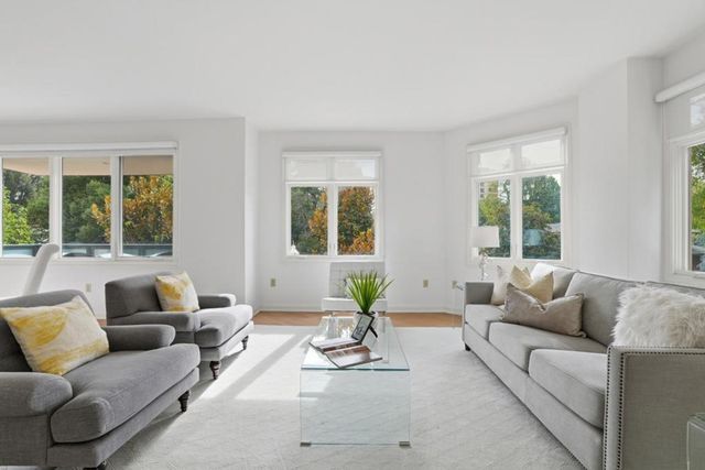 10 CRYSTAL SPRINGS Road 1206, San Mateo, CA 94402