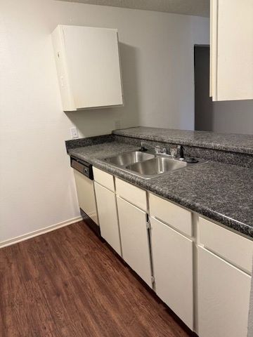 222 N Center Street 202, Grand Prairie, TX 75050