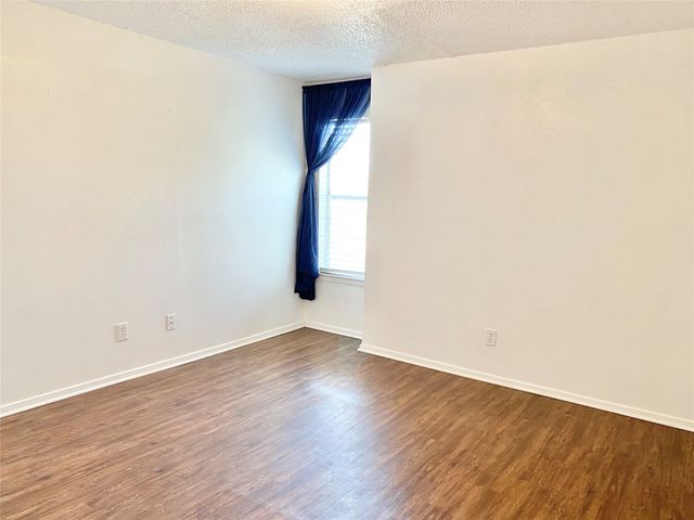 222 N Center Street 202, Grand Prairie, TX 75050