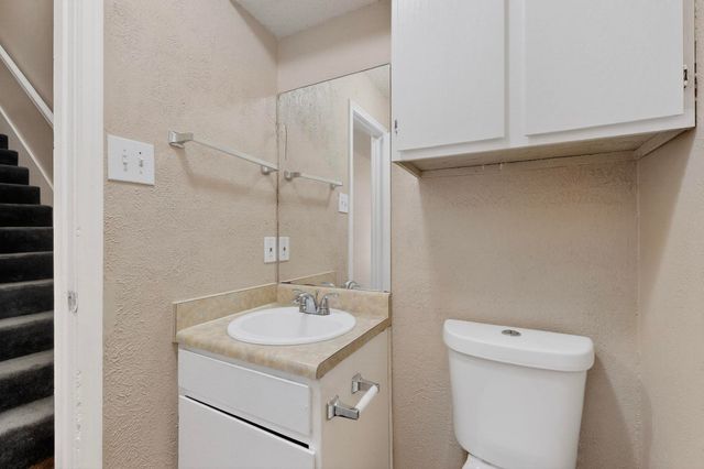 912 N Nursery Road, Irving, TX 75061