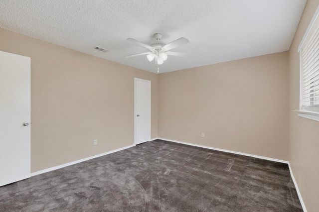 912 N Nursery Road, Irving, TX 75061