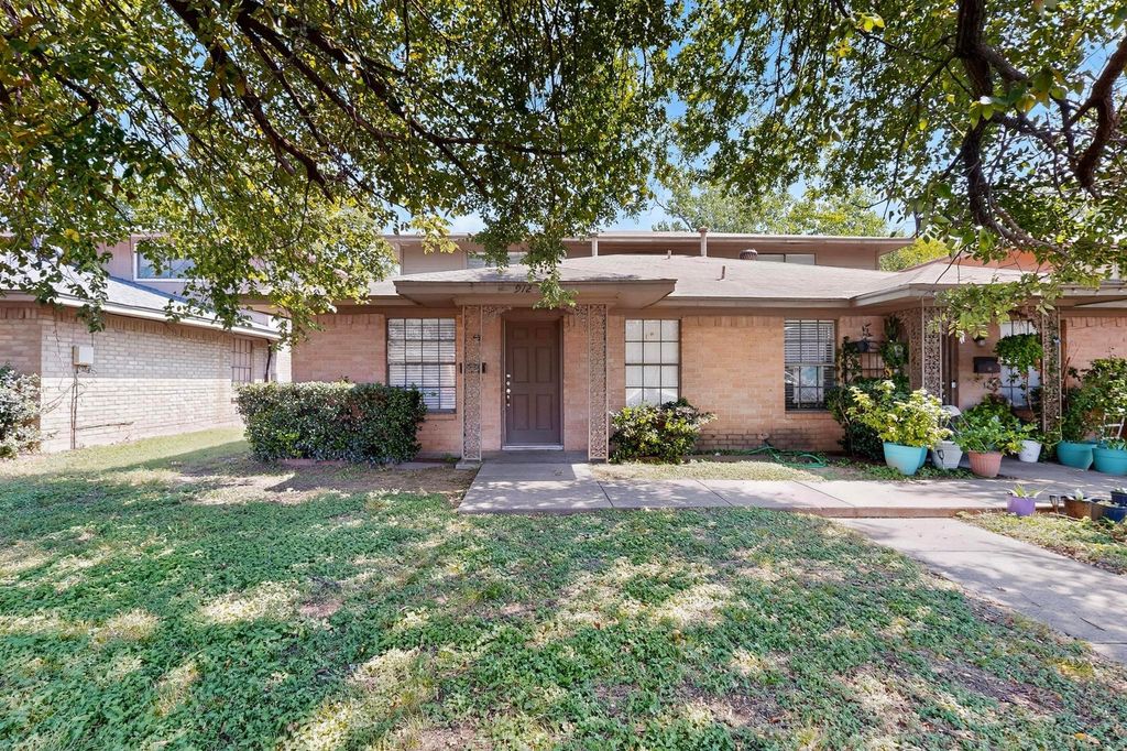 912 N Nursery Road, Irving, TX 75061