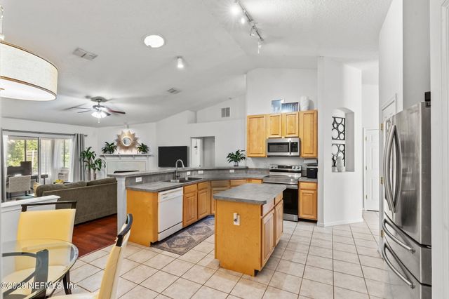 12511 ARROWLEAF Lane, Jacksonville, FL 32225