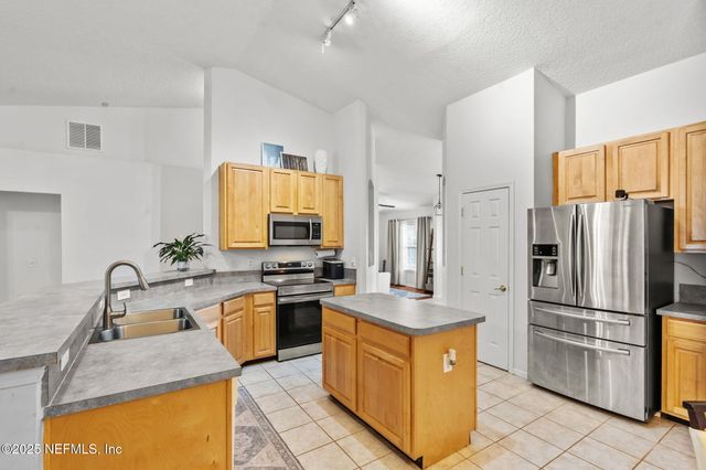 12511 ARROWLEAF Lane, Jacksonville, FL 32225