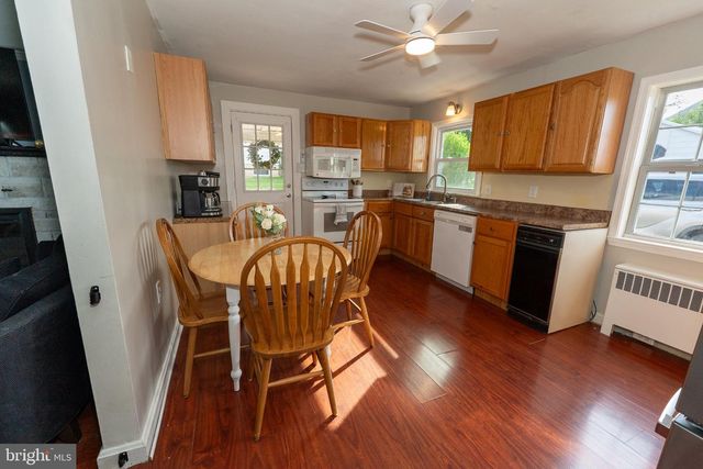 2313 N CHARLOTTE ST, Pottstown, PA 19464