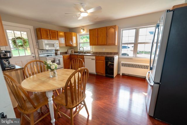 2313 N CHARLOTTE ST, Pottstown, PA 19464