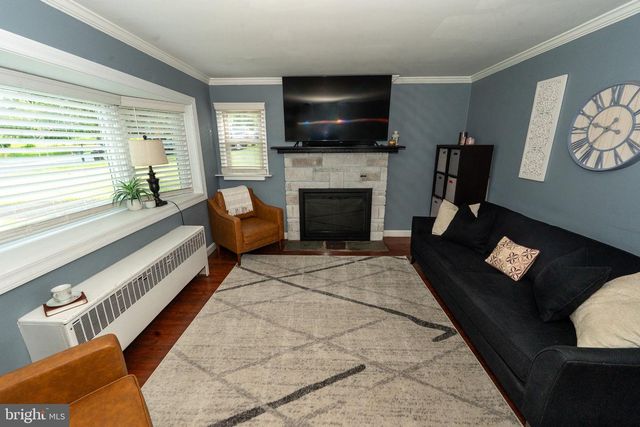 2313 N CHARLOTTE ST, Pottstown, PA 19464