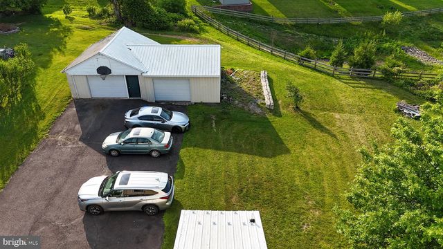 2313 N CHARLOTTE ST, Pottstown, PA 19464