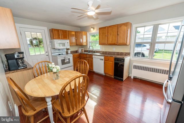 2313 N CHARLOTTE ST, Pottstown, PA 19464