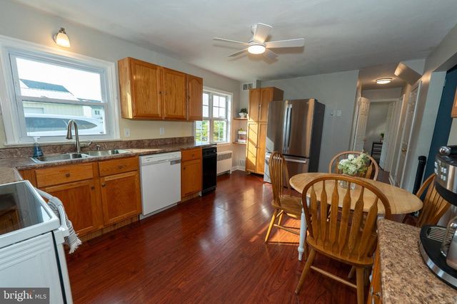 2313 N CHARLOTTE ST, Pottstown, PA 19464