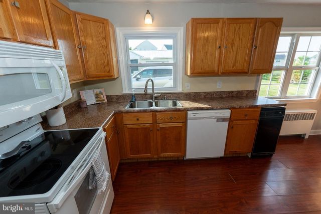 2313 N CHARLOTTE ST, Pottstown, PA 19464