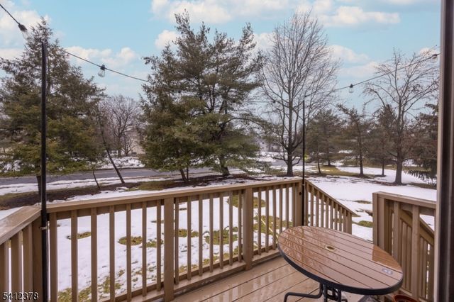 7 Lake Ct, Raritan Twp., NJ 08822