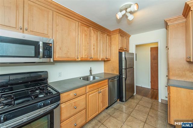 284 Claremont Avenue A3, Verona, NJ 07044