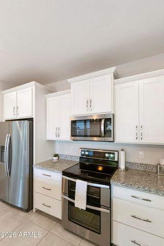 3030 S AMBER Drive, Chandler, AZ 85286