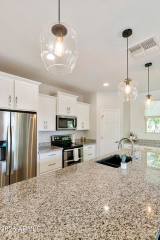 3030 S AMBER Drive, Chandler, AZ 85286