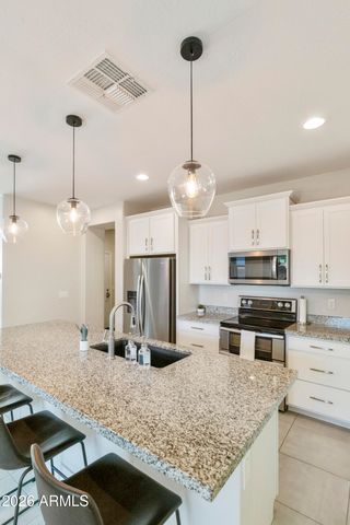 3030 S AMBER Drive, Chandler, AZ 85286