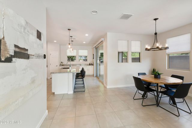 3030 S AMBER Drive, Chandler, AZ 85286