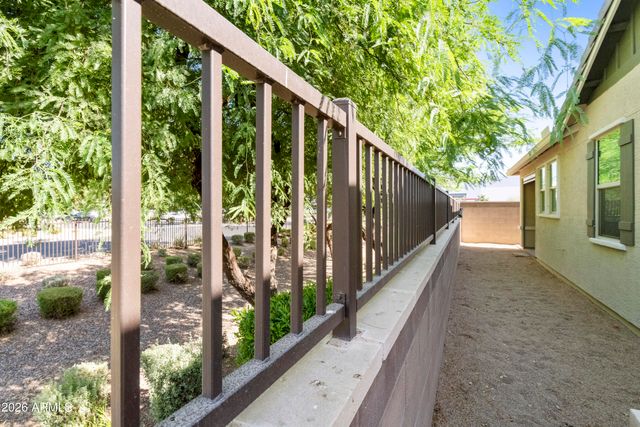 3030 S AMBER Drive, Chandler, AZ 85286