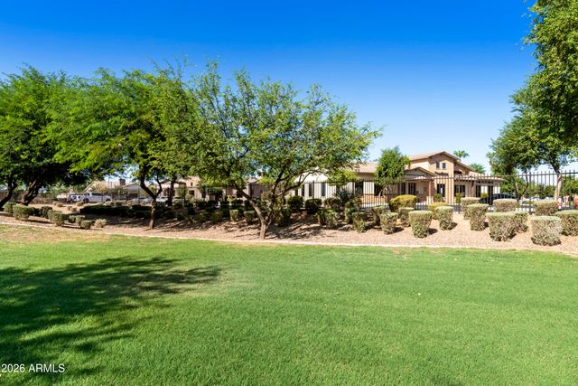 3030 S AMBER Drive, Chandler, AZ 85286