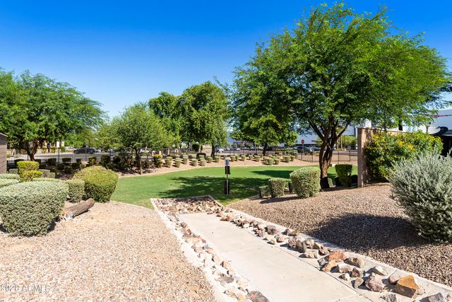 3030 S AMBER Drive, Chandler, AZ 85286