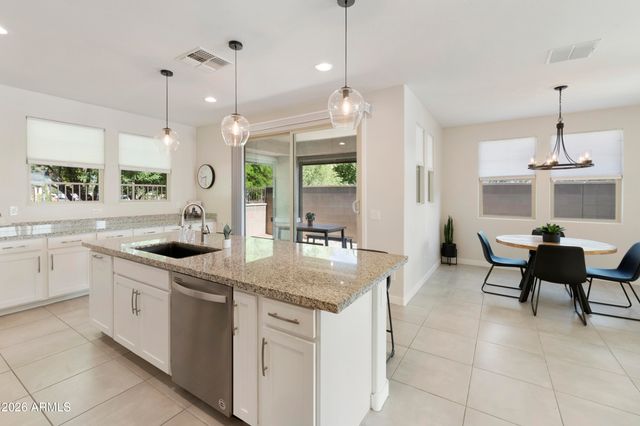 3030 S AMBER Drive, Chandler, AZ 85286