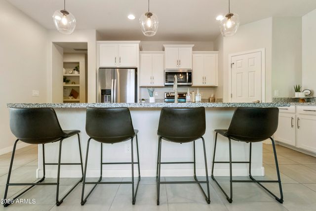 3030 S AMBER Drive, Chandler, AZ 85286