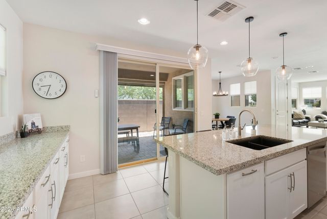 3030 S AMBER Drive, Chandler, AZ 85286