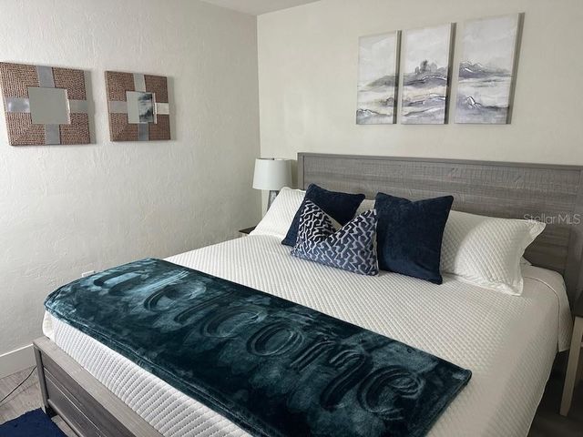 1912 MORRILL 1920, Sarasota, FL 34236