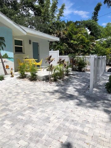 1912 MORRILL 1920, Sarasota, FL 34236