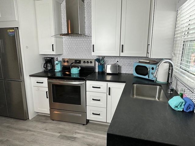 1912 MORRILL 1920, Sarasota, FL 34236