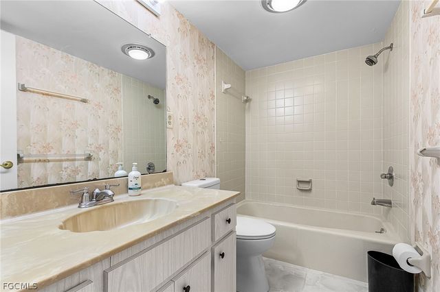 4105 SE 19th PL 101, Cape Coral, FL 33904