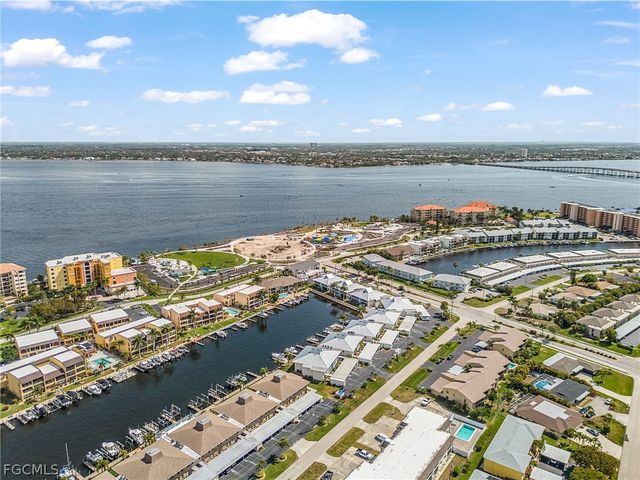 4105 SE 19th PL 101, Cape Coral, FL 33904