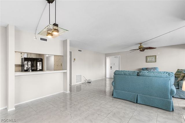 4105 SE 19th PL 101, Cape Coral, FL 33904