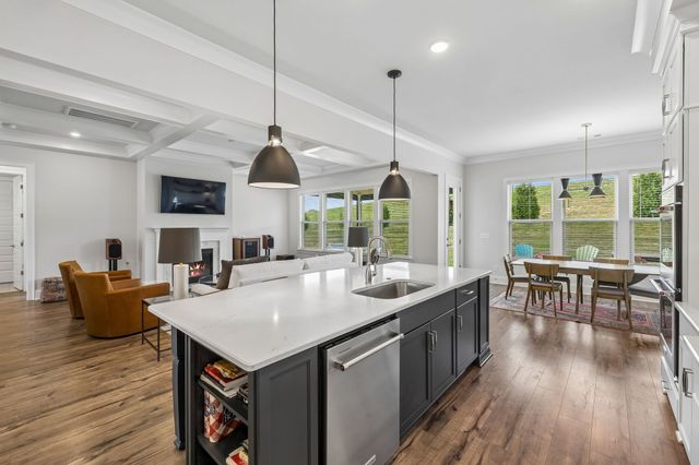 3201 Chase Point Dr, Franklin, TN 37067