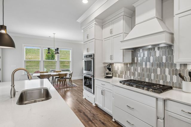 3201 Chase Point Dr, Franklin, TN 37067
