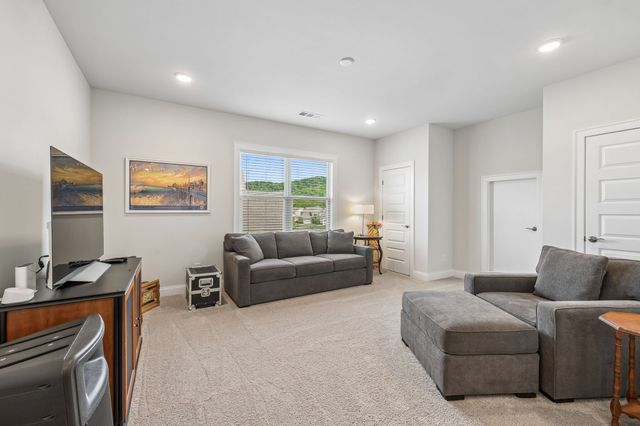 3201 Chase Point Dr, Franklin, TN 37067