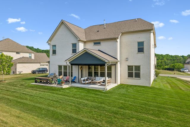 3201 Chase Point Dr, Franklin, TN 37067