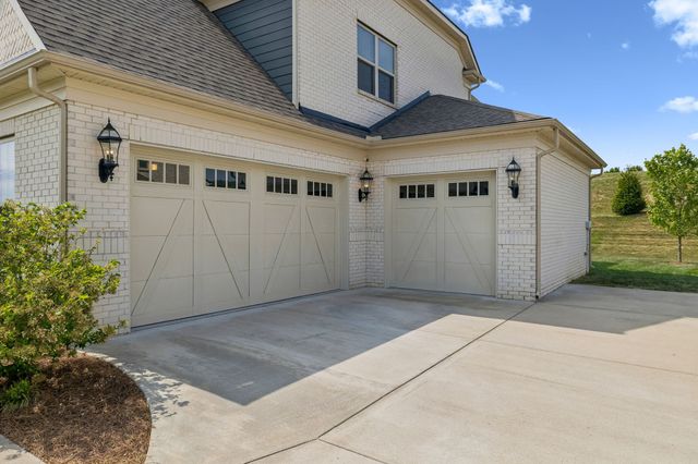 3201 Chase Point Dr, Franklin, TN 37067