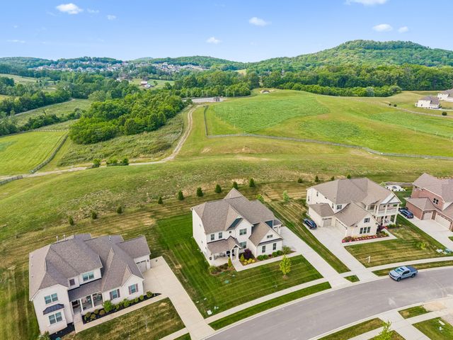 3201 Chase Point Dr, Franklin, TN 37067
