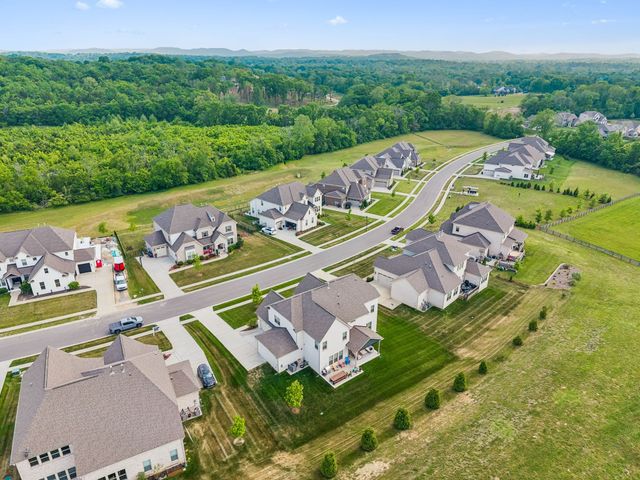3201 Chase Point Dr, Franklin, TN 37067