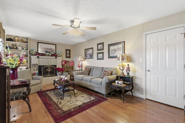 5727 S State Highway FF, Battlefield, MO 65619