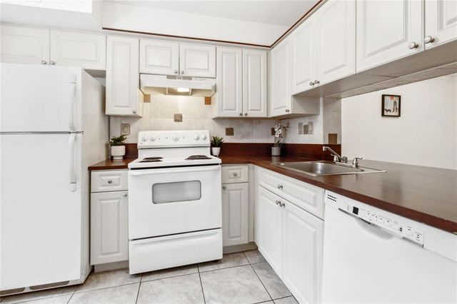 2729 S Oakland Forest Drive S 101, Oakland Park, FL 33309