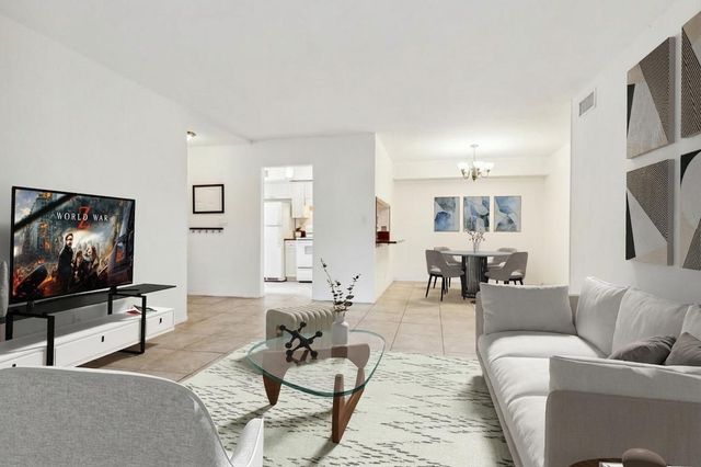 2729 S Oakland Forest Drive S 101, Oakland Park, FL 33309