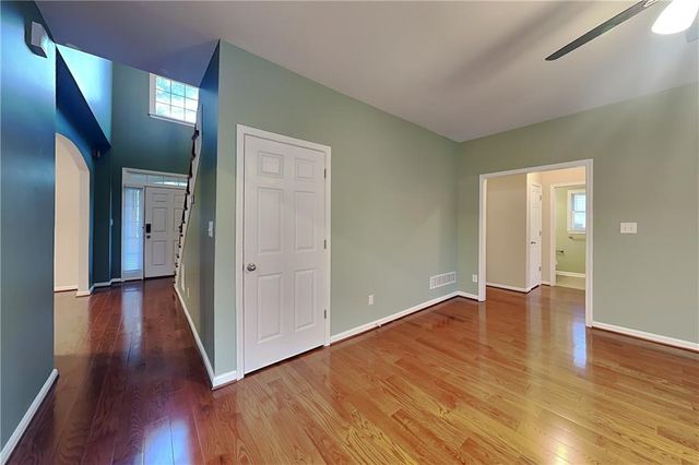 327 Laurel Glen Crossing, Canton, GA 30114